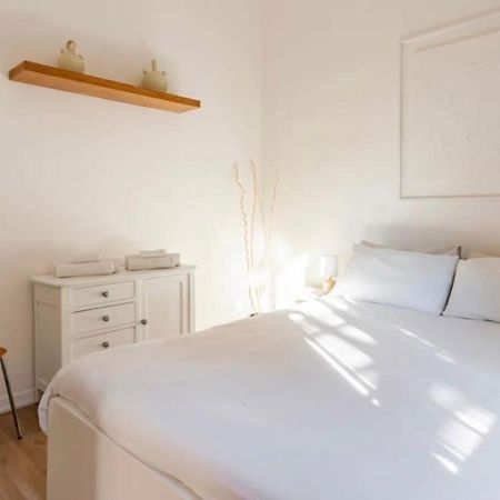 Вилла Independent House With Private Patio In Рим Экстерьер фото