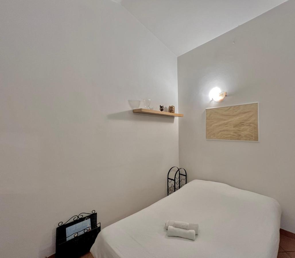 Вилла Independent House With Private Patio In Рим Экстерьер фото