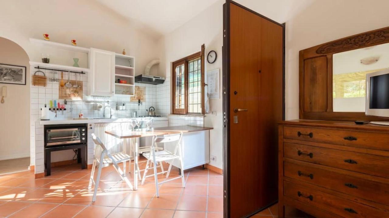 Вилла Independent House With Private Patio In Рим Экстерьер фото